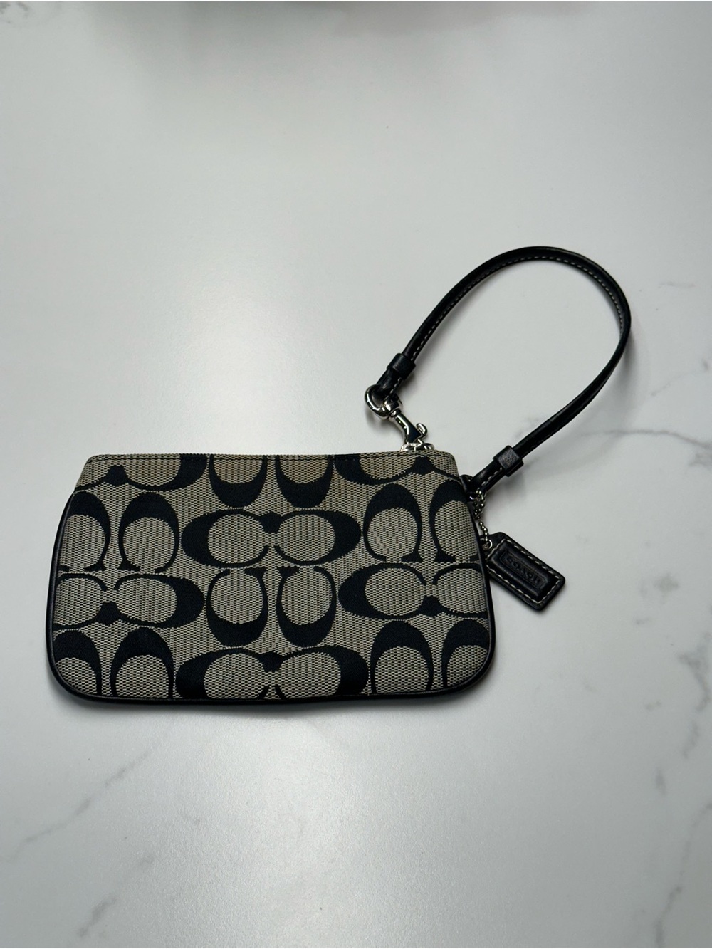 🌹Coach Signature Canvas Wristlet in Black/Gray - Picture 3 of 9